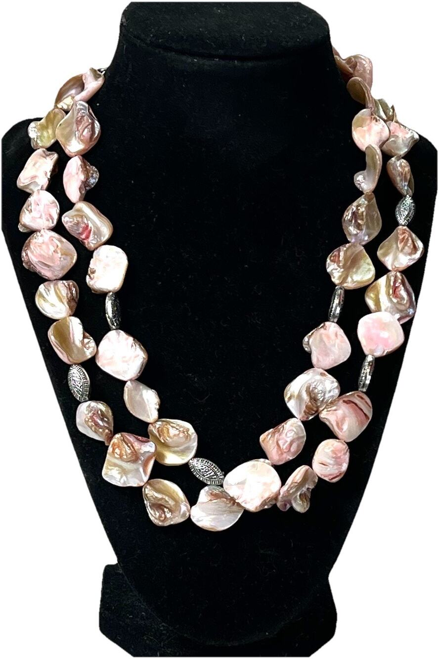 Vintage 80s 2-Strand Mother of Pearl Necklace Pink Lavender Shell Beads 18–20”
